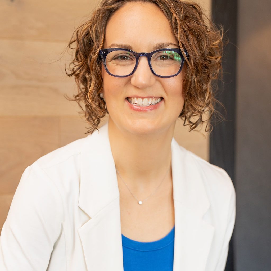 Lindsay Currie, CAE photo